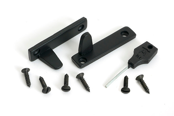 Matt Black Night-Vent Locking Newbury Fastener