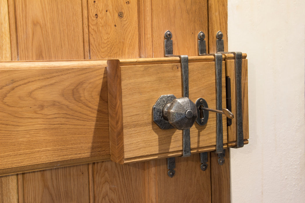 Pewter Oak Box Lock & Octagonal Knob Set