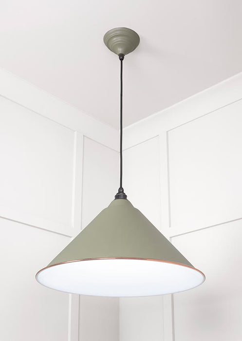 White Gloss Hockley Pendant in Tump