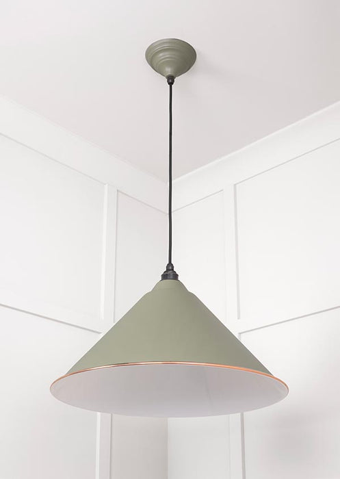 White Gloss Hockley Pendant in Tump