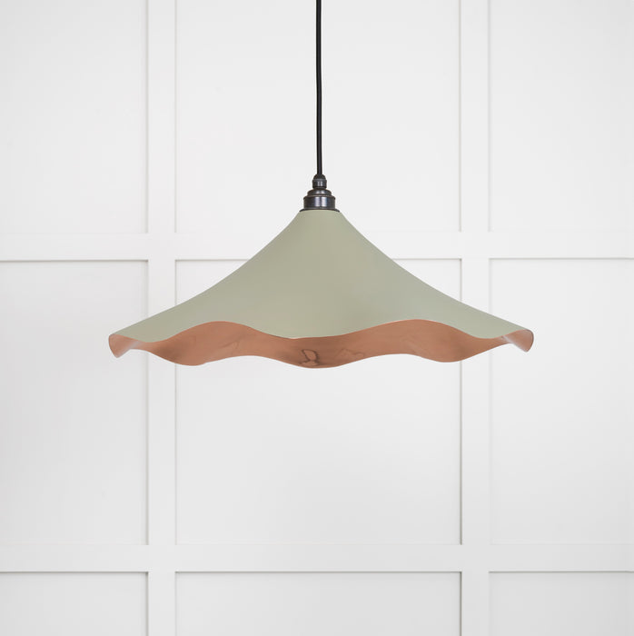 Smooth Copper Flora Pendant in Tump