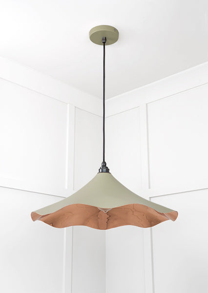 Smooth Copper Flora Pendant in Tump
