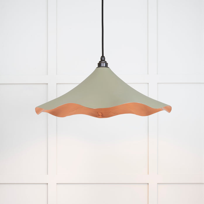 Smooth Copper Flora Pendant in Tump