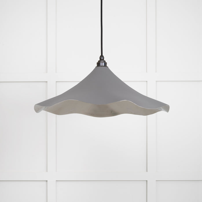 Smooth Nickel Flora Pendant in Bluff