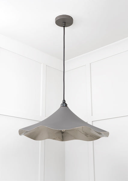 Smooth Nickel Flora Pendant in Bluff