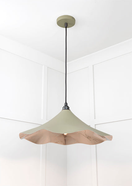 Smooth Nickel Flora Pendant in Tump