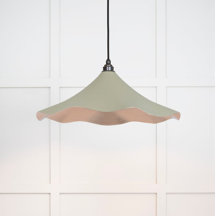 Smooth Nickel Flora Pendant in Tump