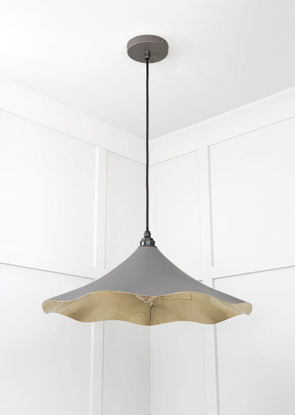 Smooth Brass Flora Pendant in Bluff