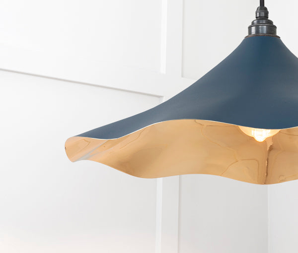 Smooth Brass Flora Pendant in Dusk