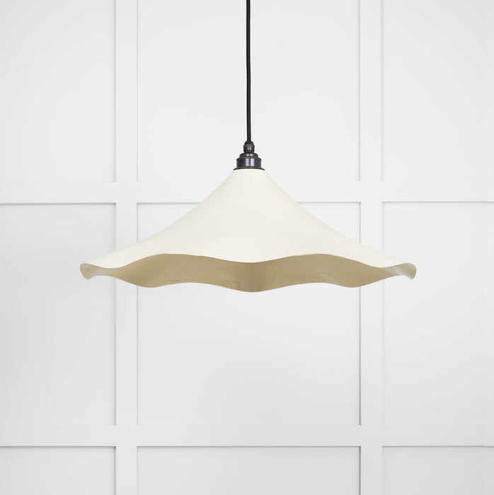 Smooth Brass Flora Pendant in Teasel