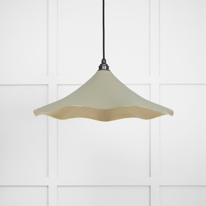 Smooth Brass Flora Pendant in Tump